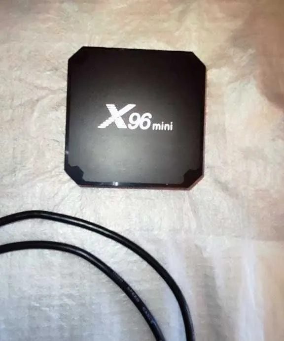 Смарт ТВ приставка X96 mini Android TV Box 4 Смарт ТВ приставка X96 mini Android TV Box 4