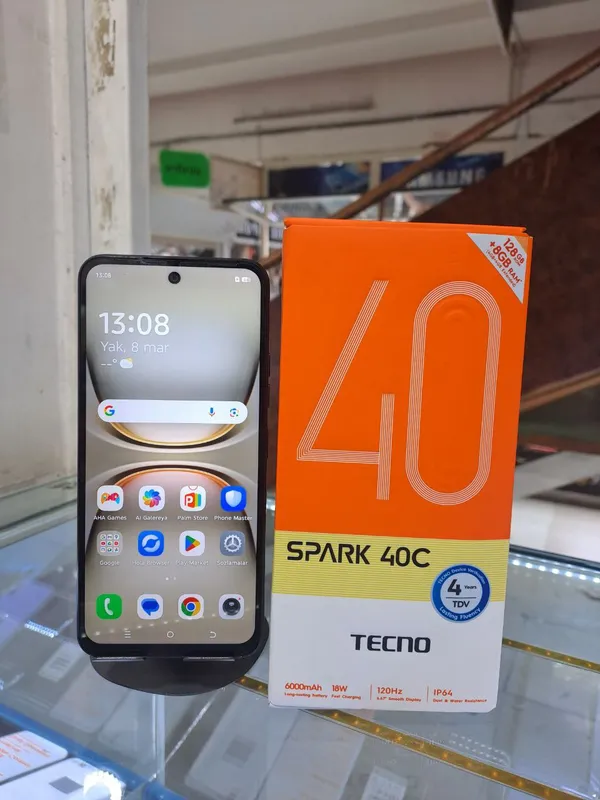Tecno Spark 40C 4+4/128GB — фото 1 Tecno Spark 40C 4+4/128GB — фото 1