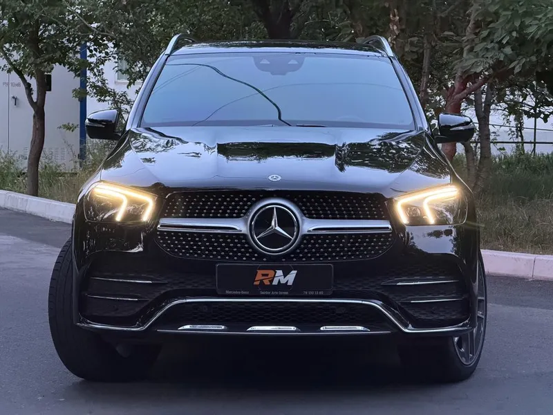 Mercedes Benz GLE450 4 matic full options 3