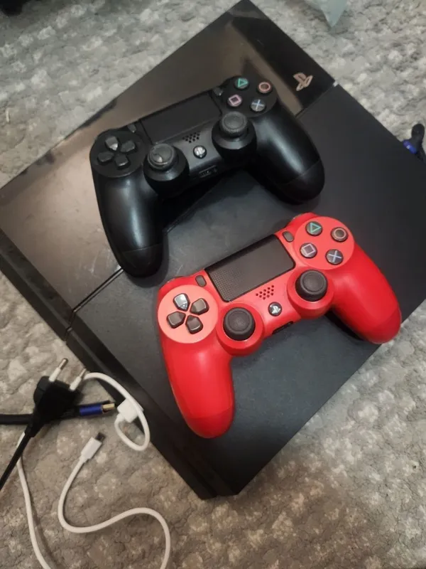 Playstation 4 , 2ta jostik, pes disk
