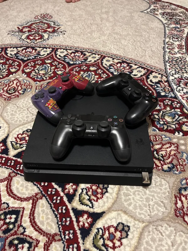 SONY PS4 3 SONY PS4 3