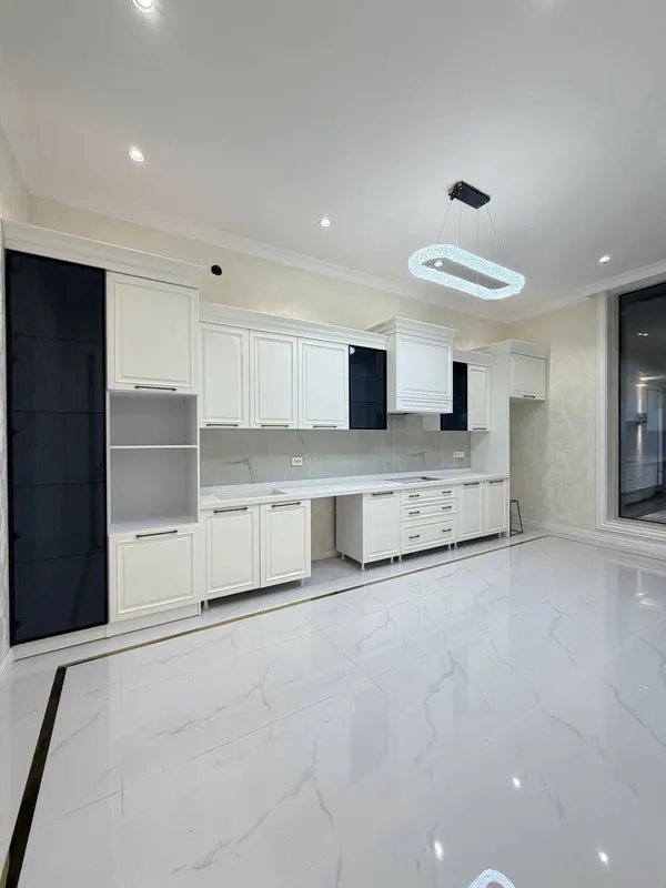 5 xonali kvartira, 360 m2, Yakkasaroy 2