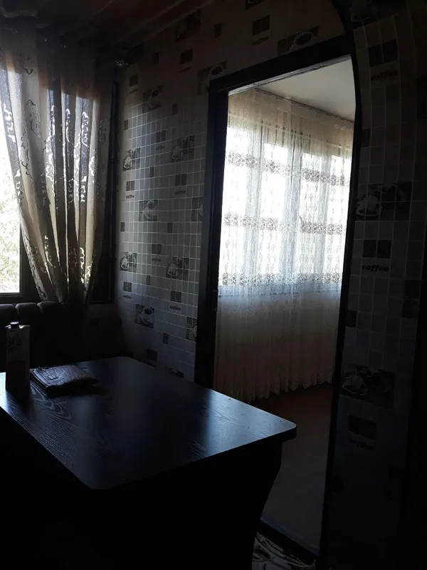 Chirchik 4 mikrorayon 4 etaj Kv arenda maklerlar bezovta qilmasin — фото 3