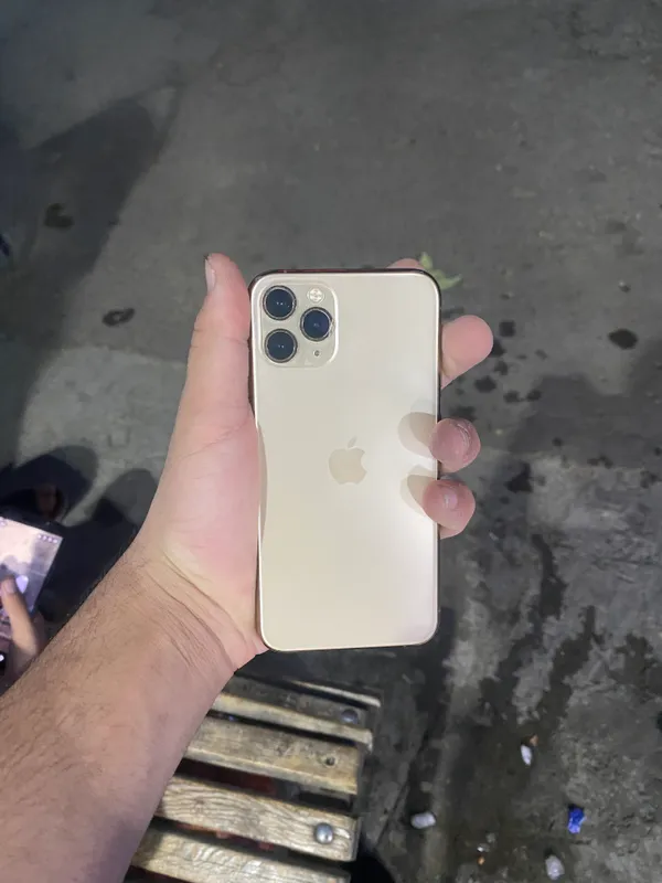 Apple 11 pro 3