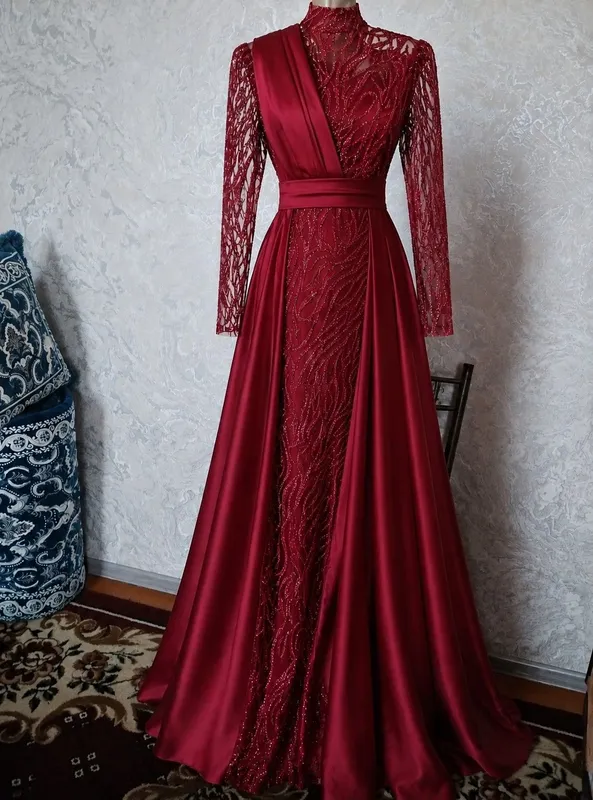 Продаётся платье бордово-красного цвета, размер 50