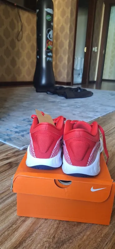 Новые кроссовки Nike оригинал 6 Новые кроссовки Nike оригинал 6