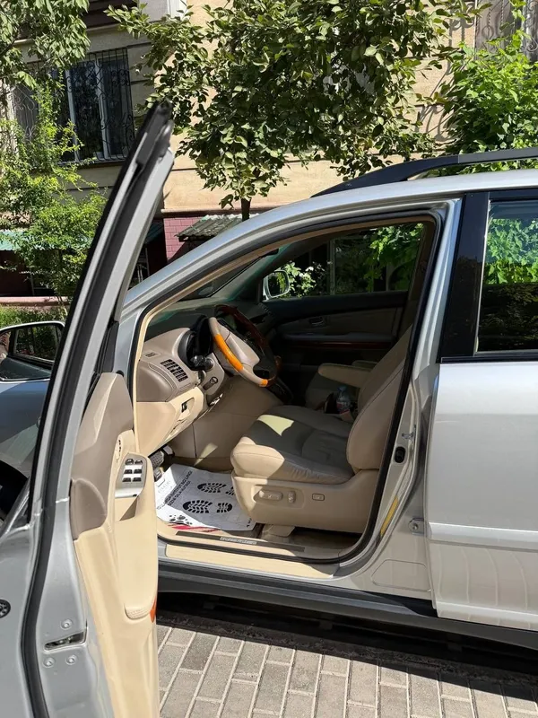Срочно продается автомобиль Lexus RX 350 5 Срочно продается автомобиль Lexus RX 350 5