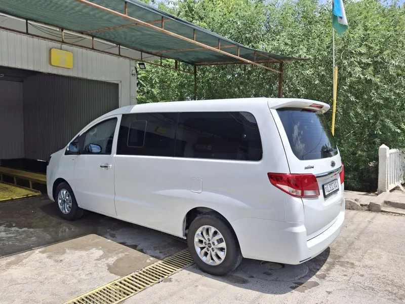 JAC M4 mashina sotiladi