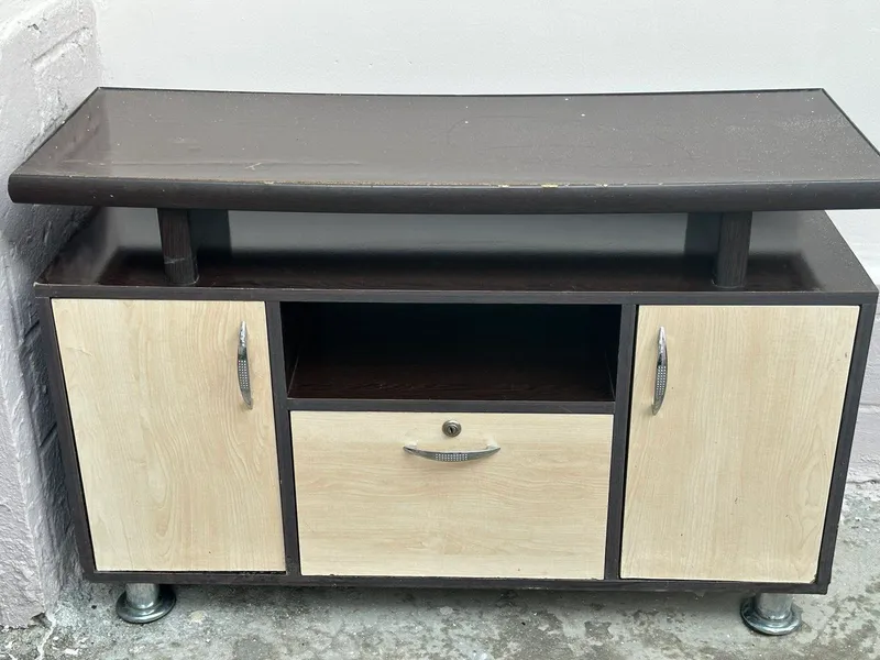 tv uchun podstavka