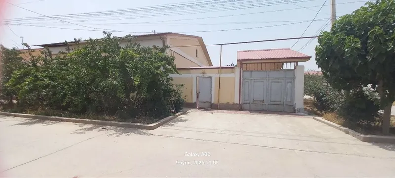 Surxondaryo viloyati Termiz tumani Navruz mahallasida hovli uy sotilad