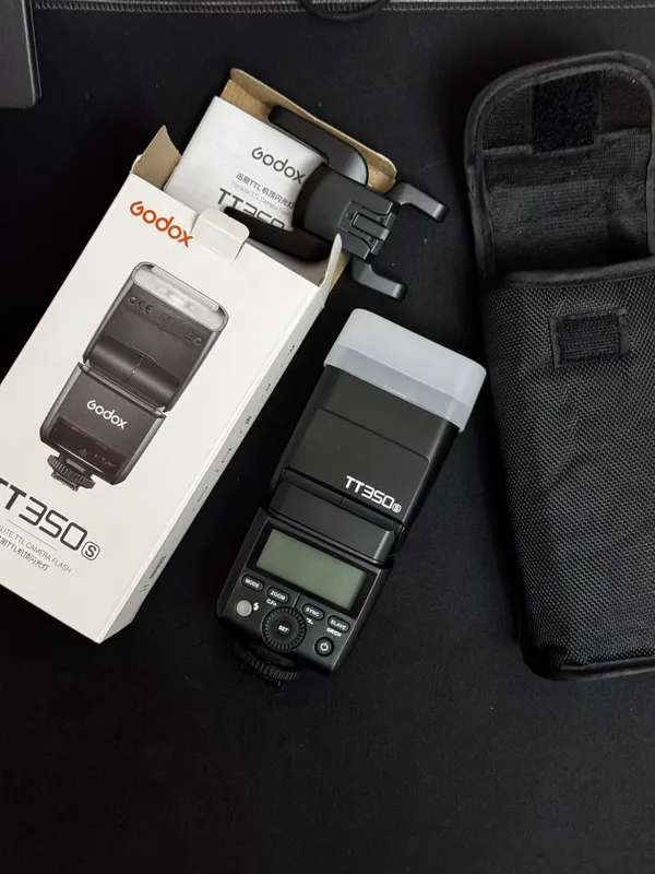 Поодам вспышку Godox tt350s