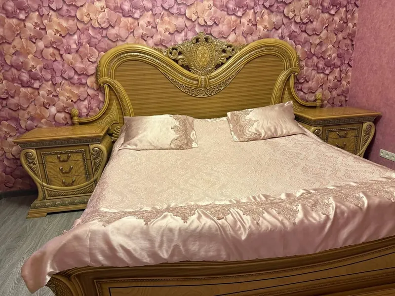 импортный KING SIZE спальный гарнитур в отличном состоянии