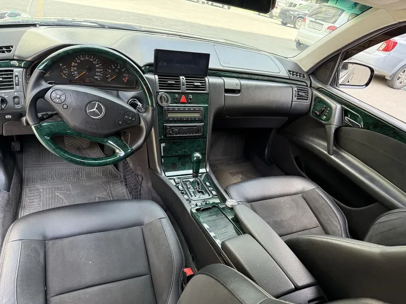 W210 Mercedes-Benz с красивым салоном! Проект 1