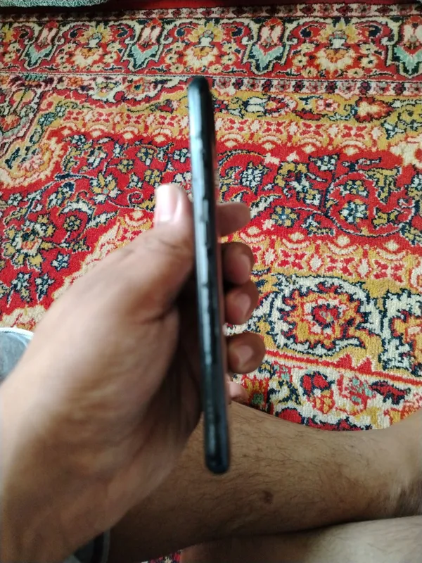 telefon sotiladi Realmi yaxshi ishlidi 300000 ming — фото 2