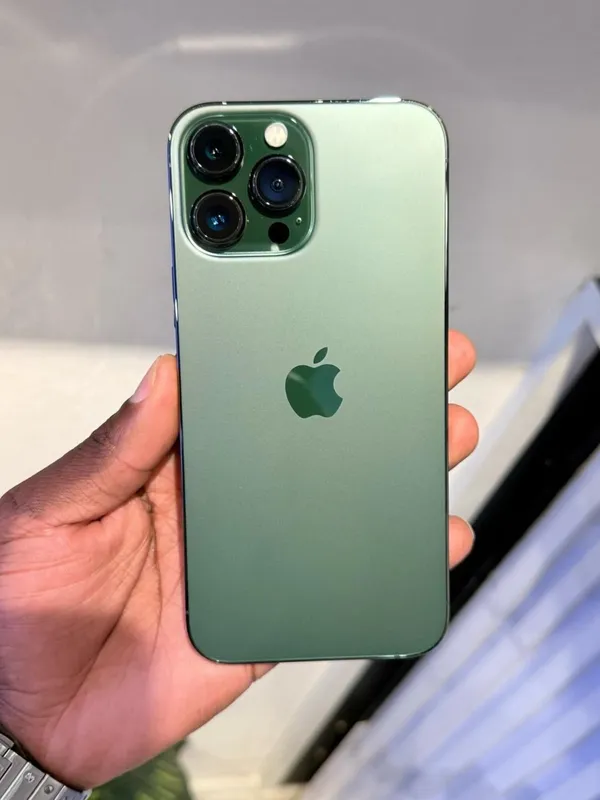 iPhone 13 Pro Max 2