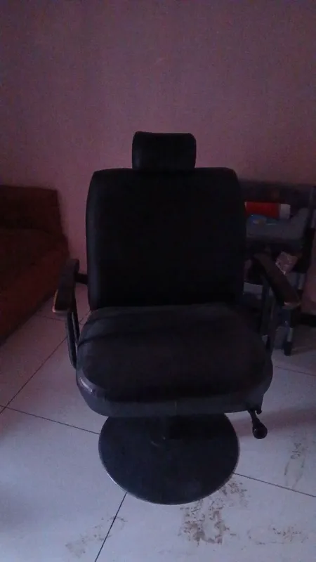 Salon uchun. Kamplekt Kreslo,moyka,trimo sotiladi.