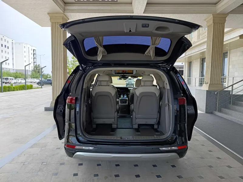 Продаётся «Kia Carnival HIGH LIMOUSINE» — фото 3