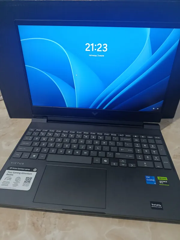 HP victus 2