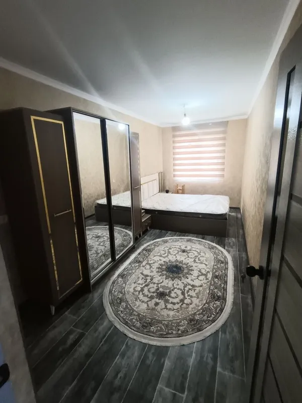 Чирчик шахар 1 mkr 2 хона Квартира ижарага берилади Нархи: 350$ — фото 4