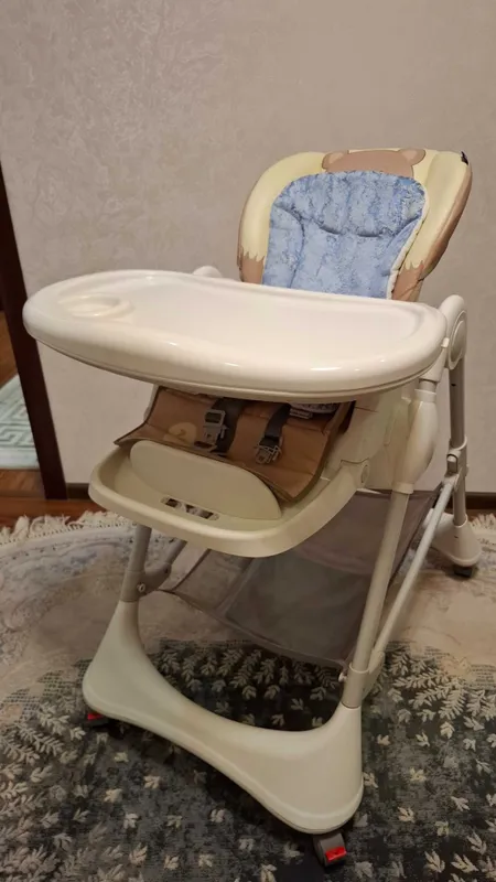 Продаётся детский стульчик для кормления Karmababy 4 Продаётся детский стульчик для кормления Karmababy 4