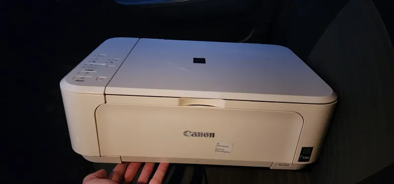 Canon printer ishlatilmagan karopkasidan ochib qoyilgan — фото 1