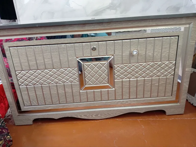 Sandiq sotiladi yangi 2