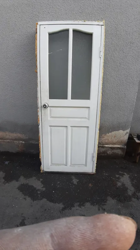Продаётся дверь б/у 2 х 80
