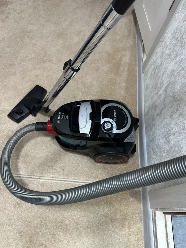 Пылесос Bosch plisos 4