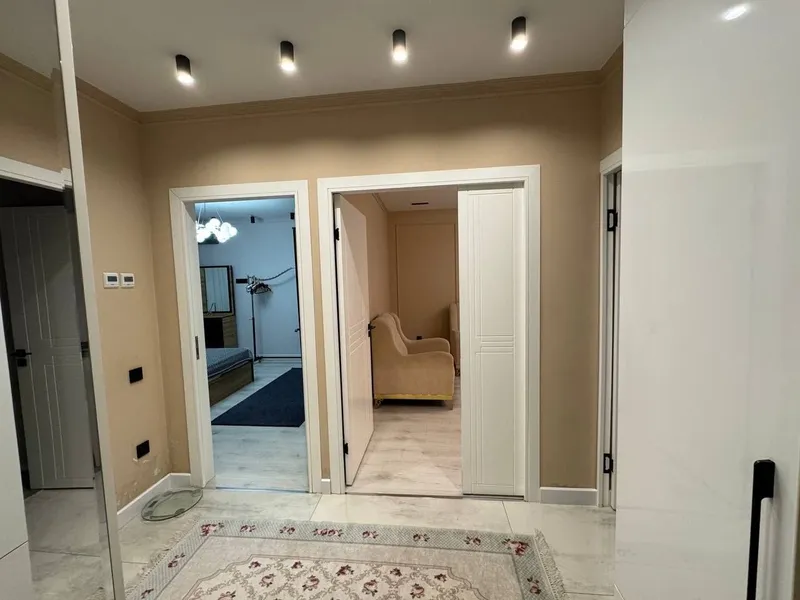 3 xonali kvartira, 80 m2, Yakkasaroy 8