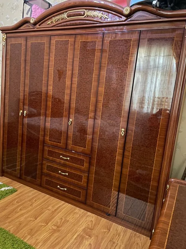 Spalniy mebel sotiladi