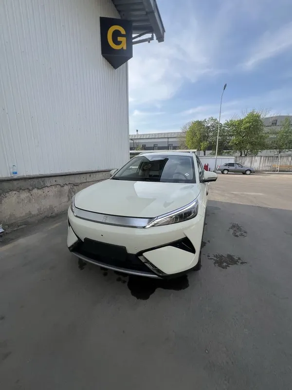 Byd yuan plus 4-pozitsiya
