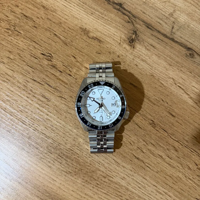 Продам механические часы Seiko 5 Sports 1 Продам механические часы Seiko 5 Sports 1