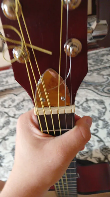 Yamaha gitarasini sotaman, shoshilinch pul kerak 2
