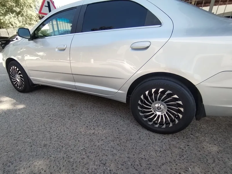Diska 215 r 65 d 16 d 600$ olingan