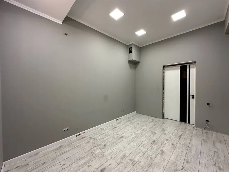 ул. Абдуллы Кадыри (Ц-14) • Первая линия • 236 м² • Автосалон / Шоурум — фото 1