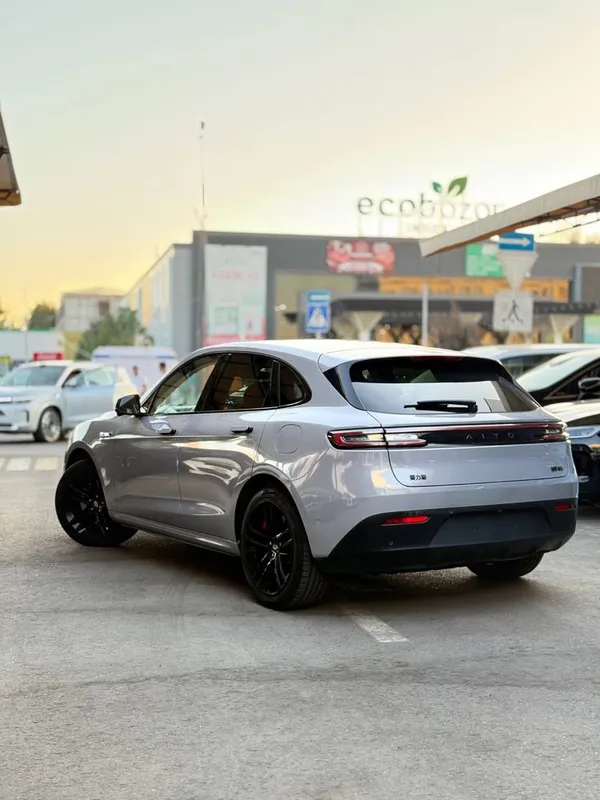 Aito m5 sport+ 2 mator bez shtorka 2 Aito m5 sport+ 2 mator bez shtorka 2