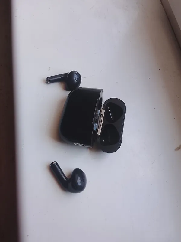 Airopods naushnik 1