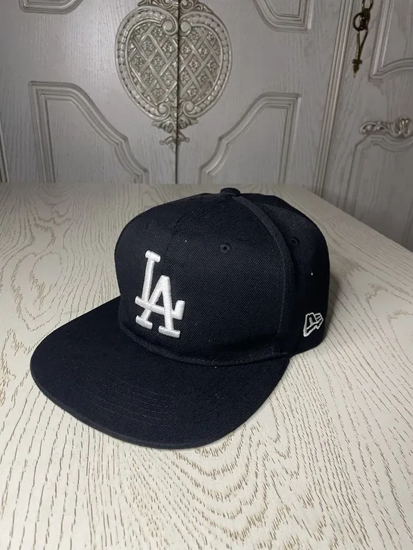 Кепка NEW ERA в чёрном цвете Кепка NEW ERA в чёрном цвете