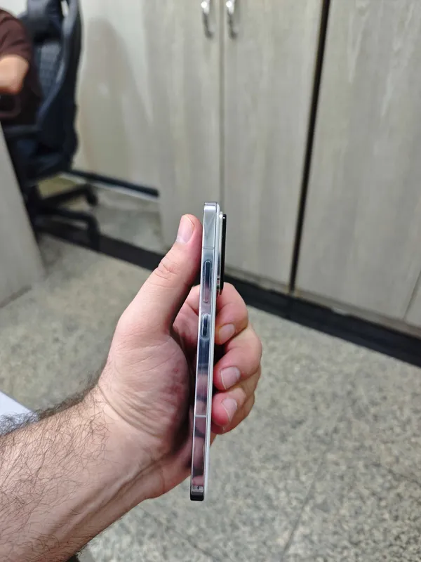 Продаётся Xiaomi 14 6 Продаётся Xiaomi 14 6