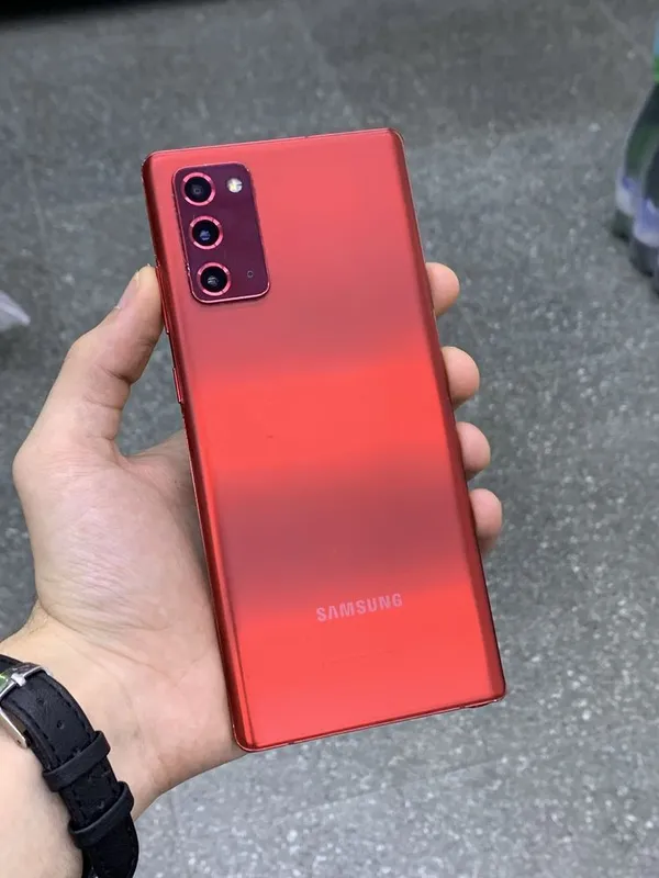 Samsung Note 20.