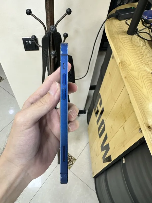 iPhone 12 64 гб память 4