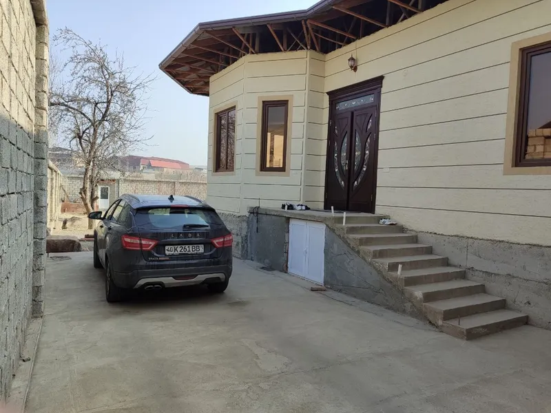 Ховли уй срочно сотилади