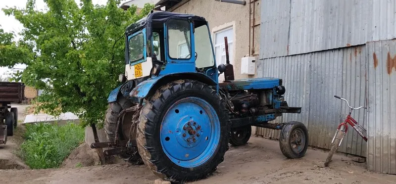 Traktor priseb kepiyen sotiladi