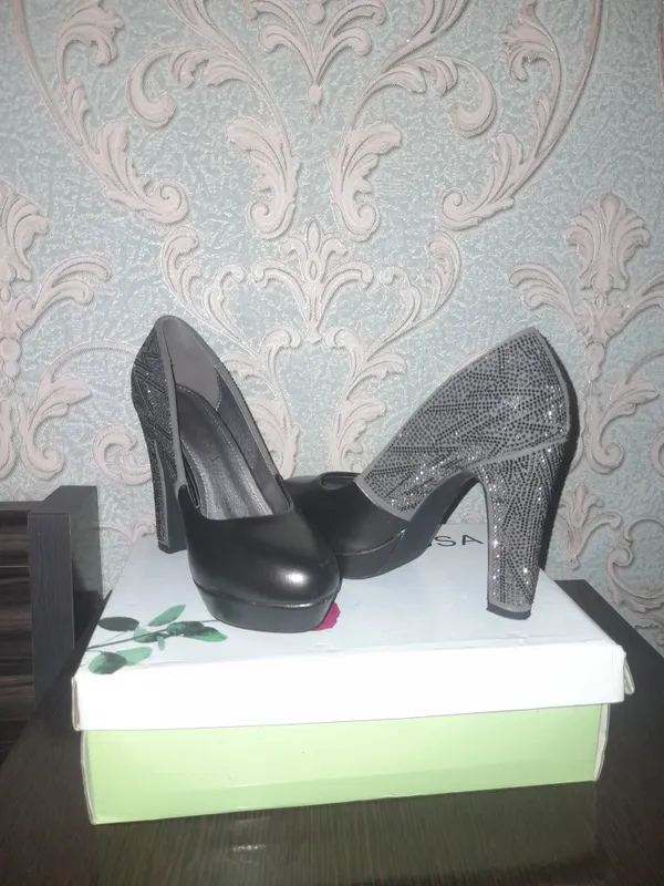 Vanesa oyoq kiyim 38 39 ga tushadi