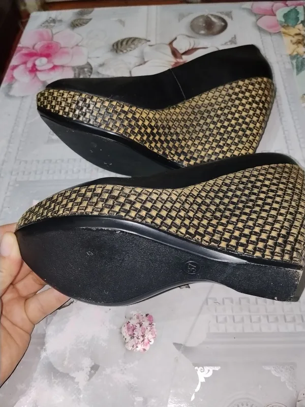 Platformadagi sandallar 3 Platformadagi sandallar 3