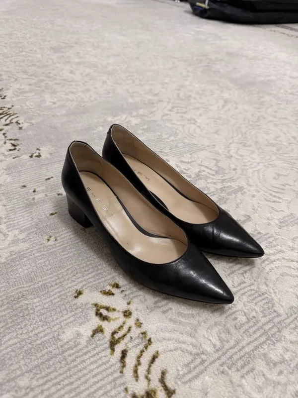 Продам черные женские каблуки