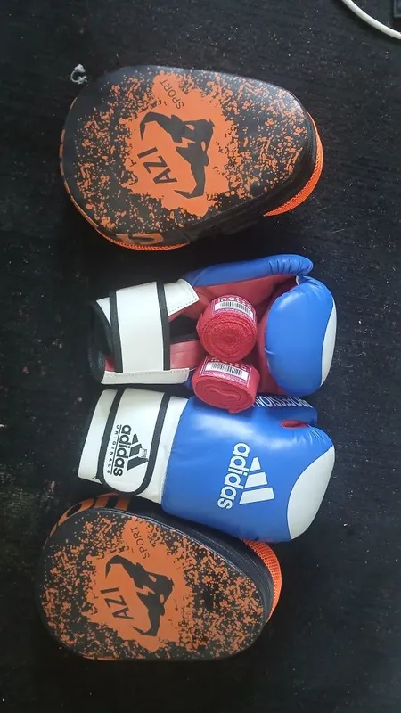 Boks qo'lqop, боксёр перчатки adidas 4 Boks qo'lqop, боксёр перчатки adidas 4