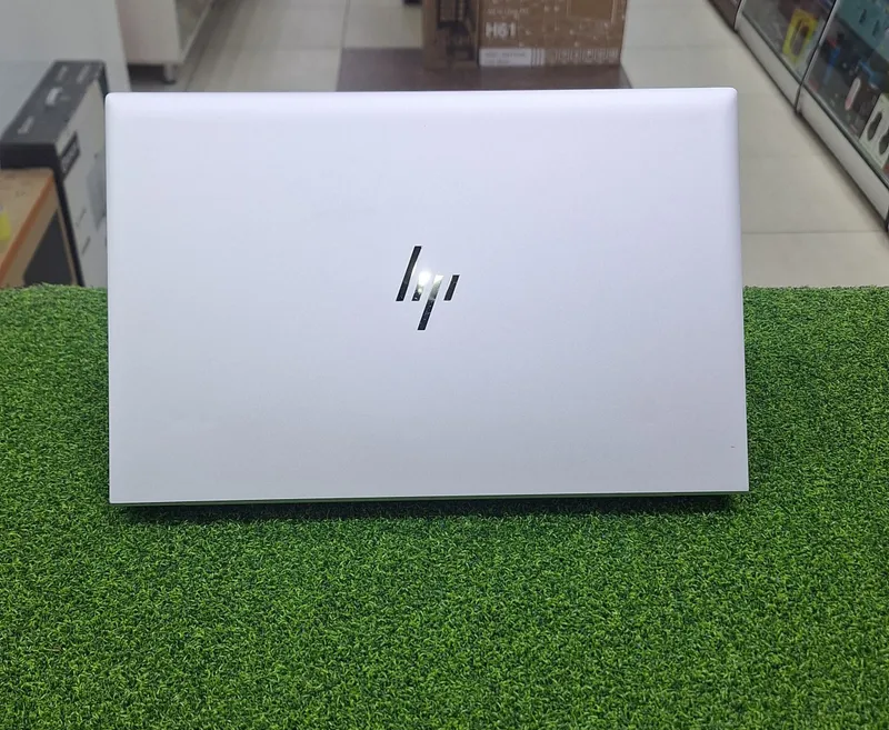 HP EliteBook | i7-1185G7 / 8GB / 256GB / 15.6" IPS 4 HP EliteBook | i7-1185G7 / 8GB / 256GB / 15.6" IPS 4
