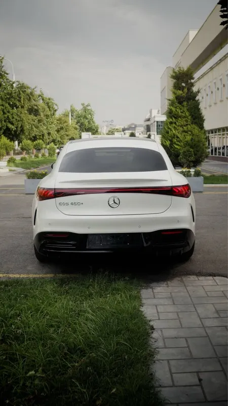 Mercedes Benz EQS 450+ 4