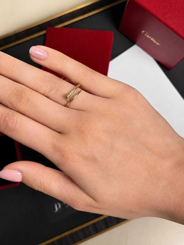 Кольцо Cartier Juste Un clou Small model — фото 1